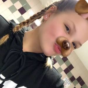 Meet your Posher, Alyssa